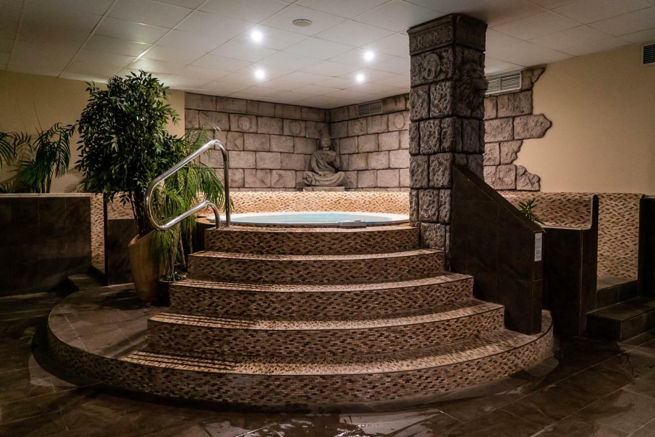 Hotel Plaza 4*